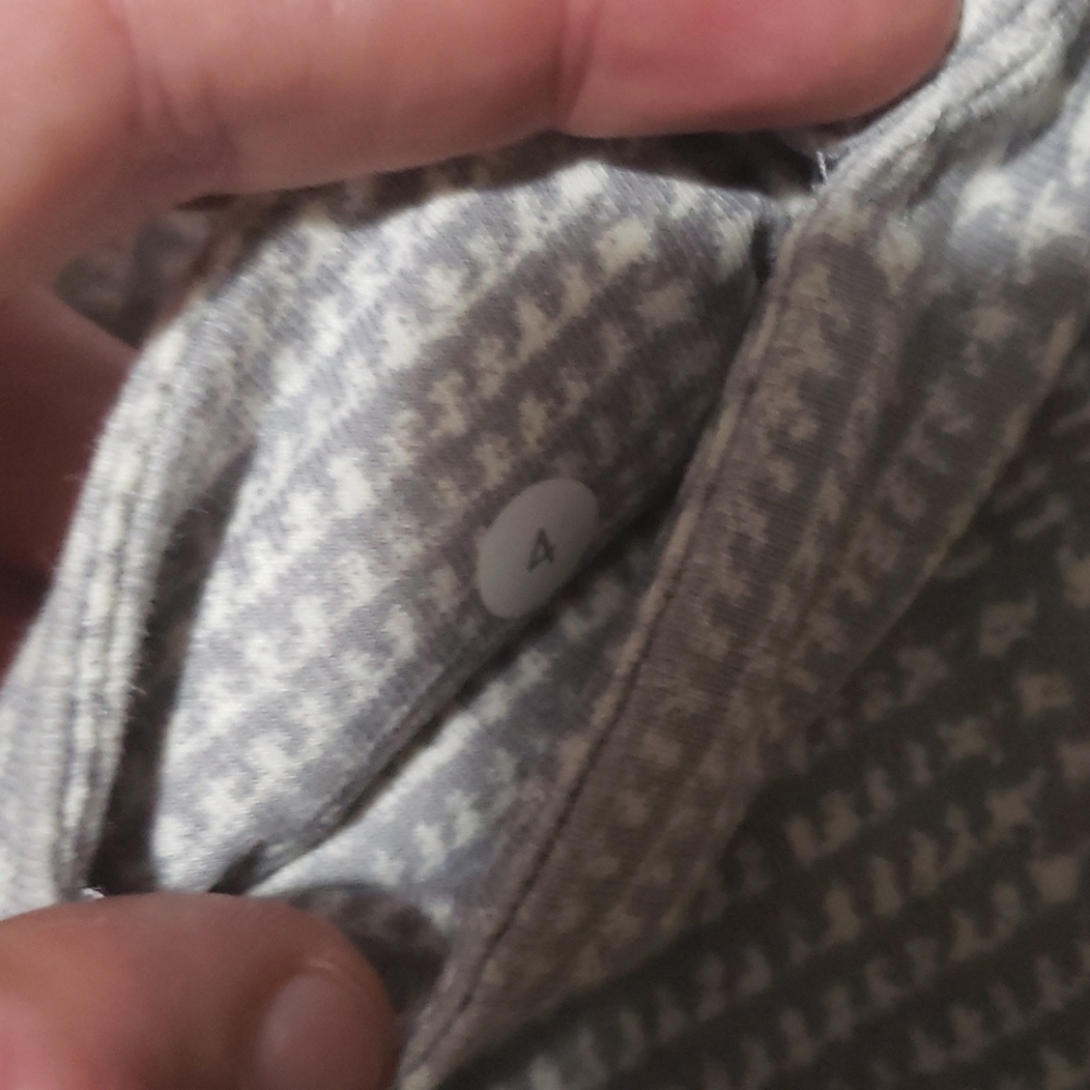 Lululemon pant - Picture 4 of 5